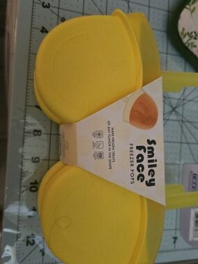 Smiley Face Freezer Pops Mold - Yellow